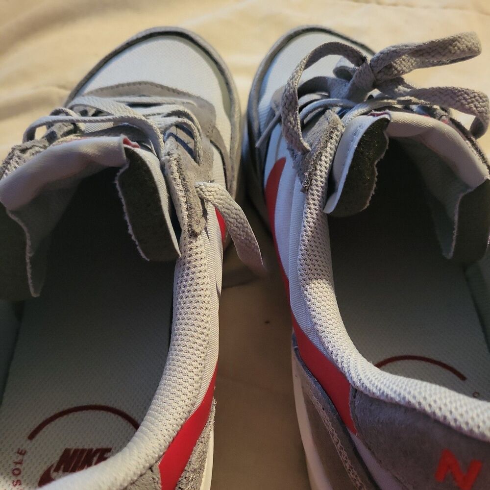 NEW Nike Waffle NAV Men's Shoes Wolf Grey University Red 11M - Picture 7 of 8
